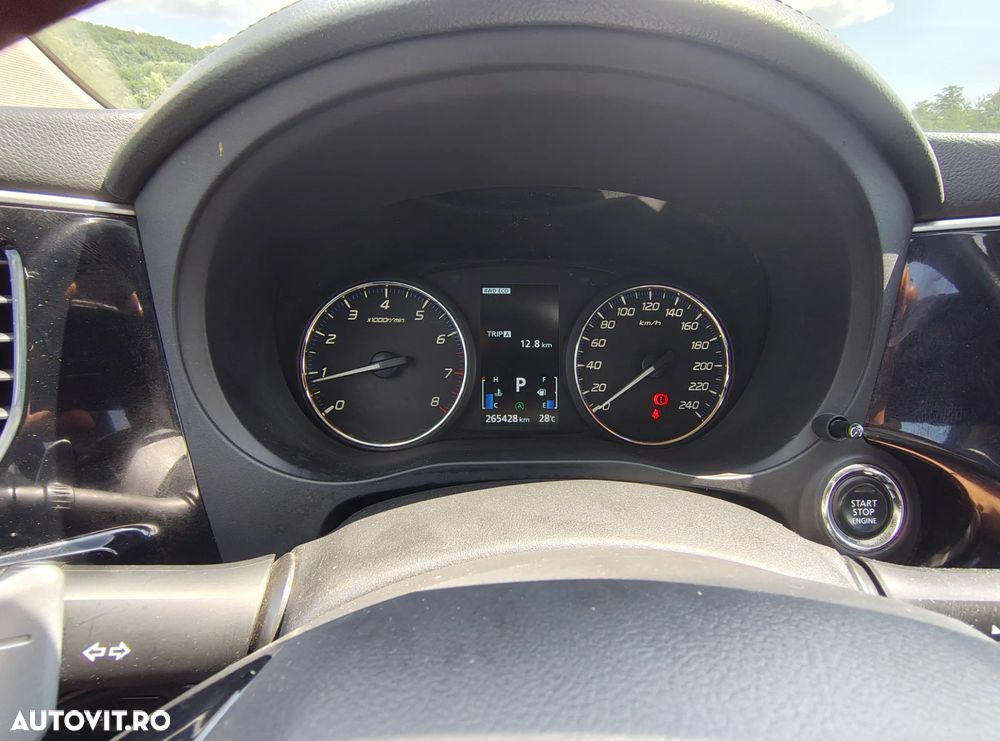 Mitsubishi Outlander - 14