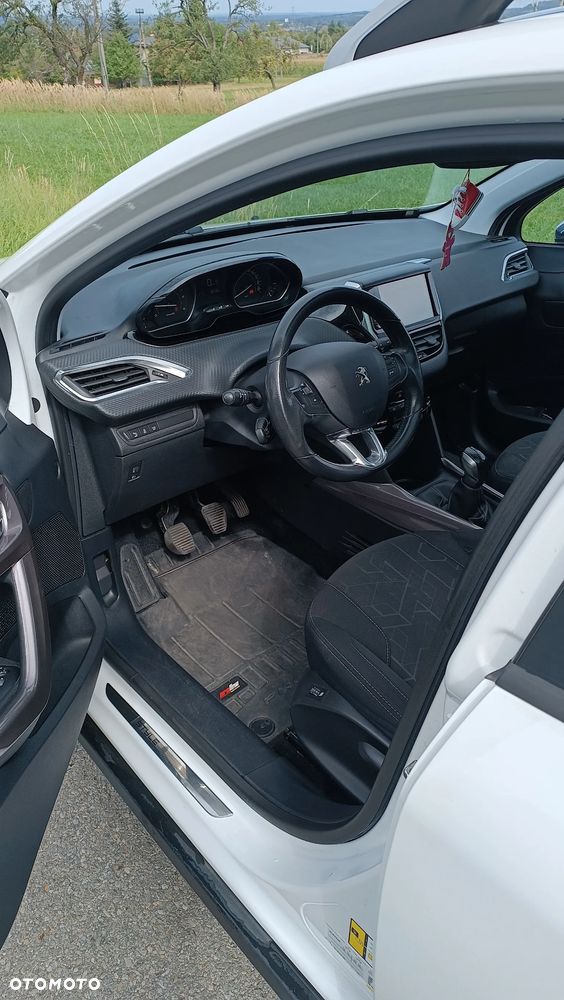 Peugeot 2008 1.6 BlueHDi Style - 11