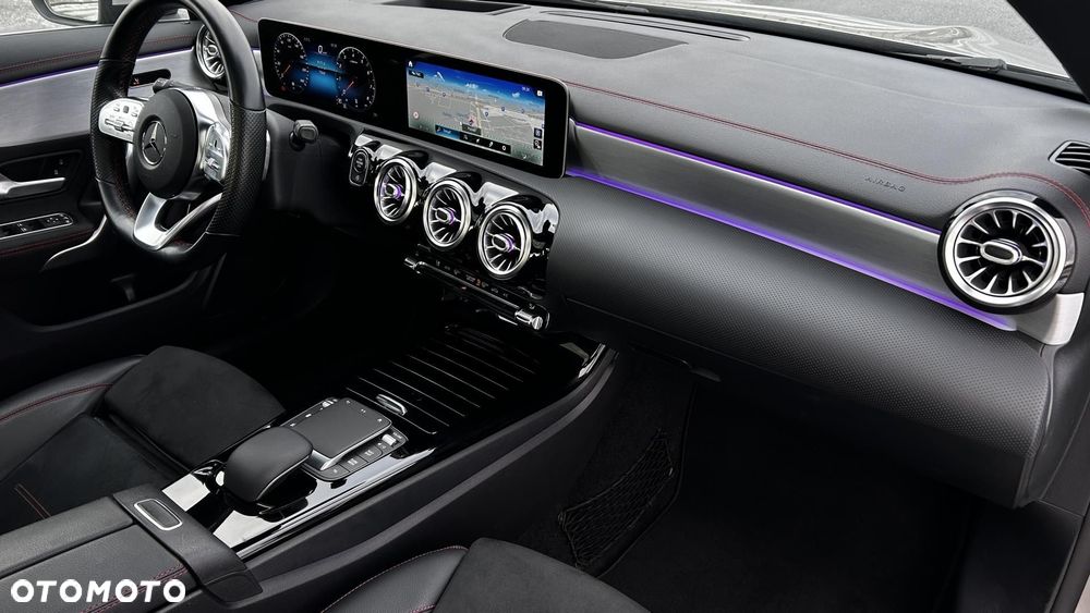 Mercedes-Benz CLA 250 AMG Line 7G-DCT - 23