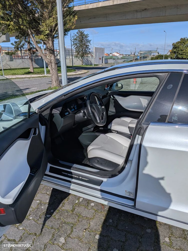 Tesla Model S Long Range - 14