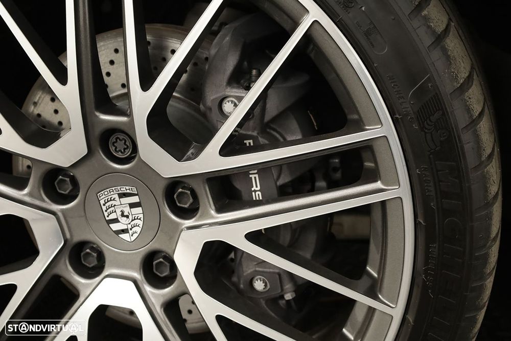 Porsche 911 (992) Carrera - 10