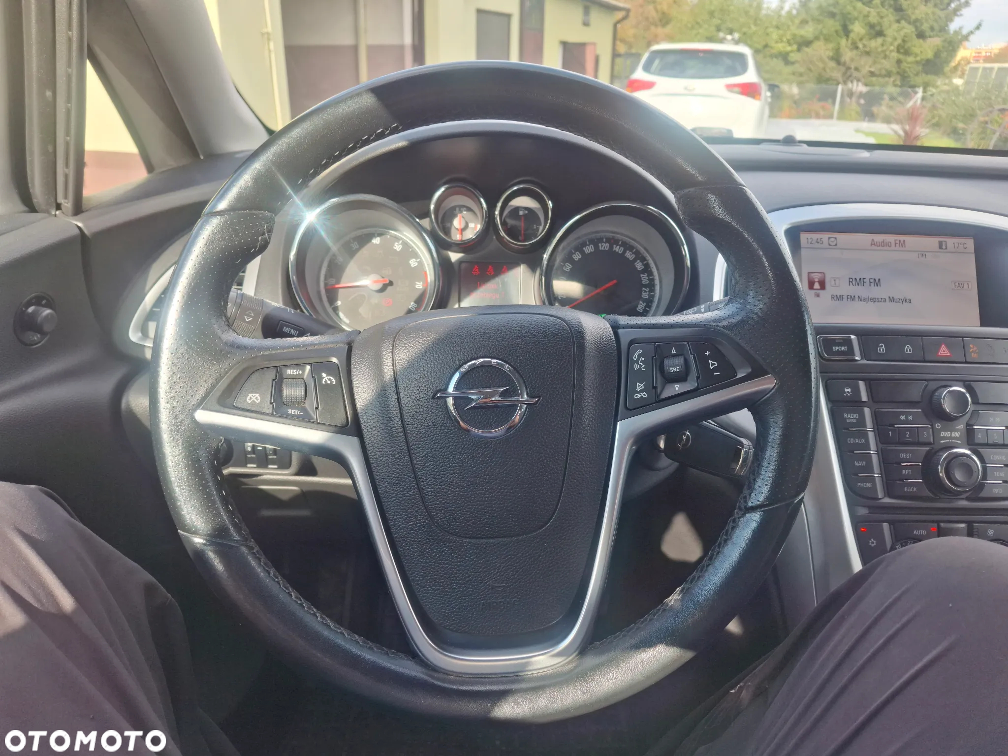 Opel Astra GTC 1.6 Turbo Edition - 12