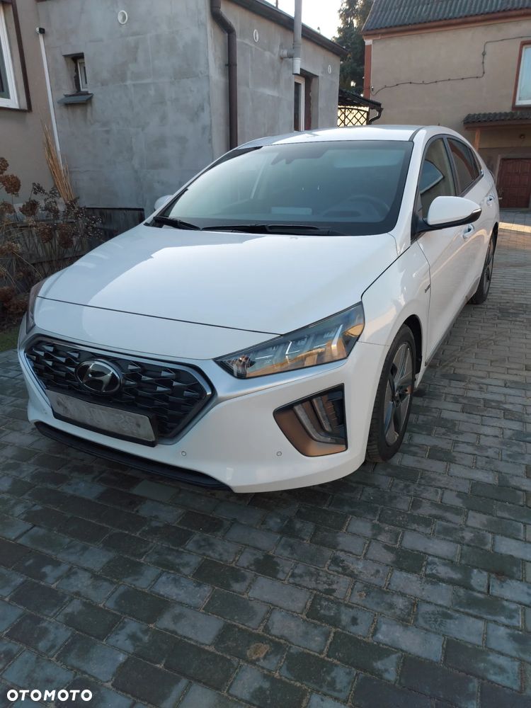 Hyundai IONIQ - 28
