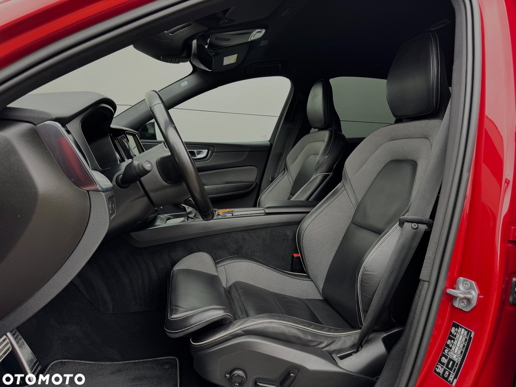 Volvo XC 60 D4 R-Design - 5