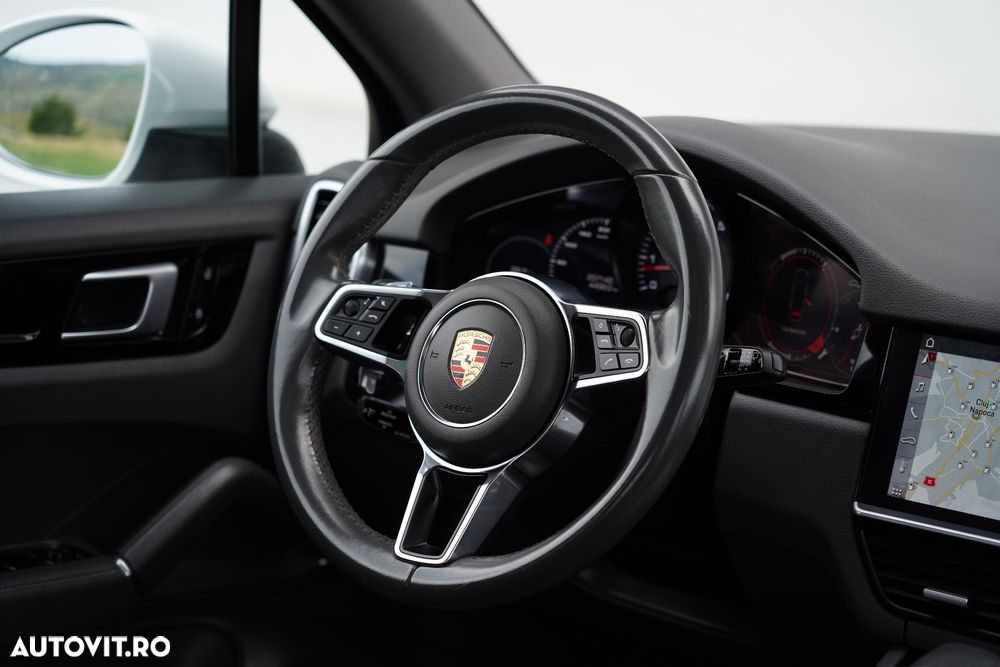 Porsche Cayenne Coupe Standard - 11