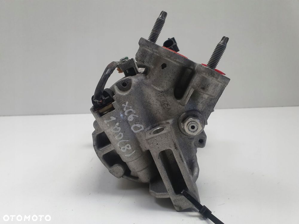 SPRĘŻARKA KLIMATYZACJI Volvo XC60 II 2.0 D _ pompa P31449067 - 6