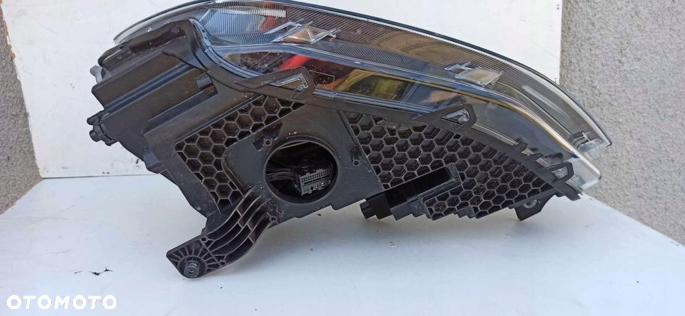 VW CADDY IV 2K8 20- LAMPA PRAWY PRZÓD FULL LED EU - 12