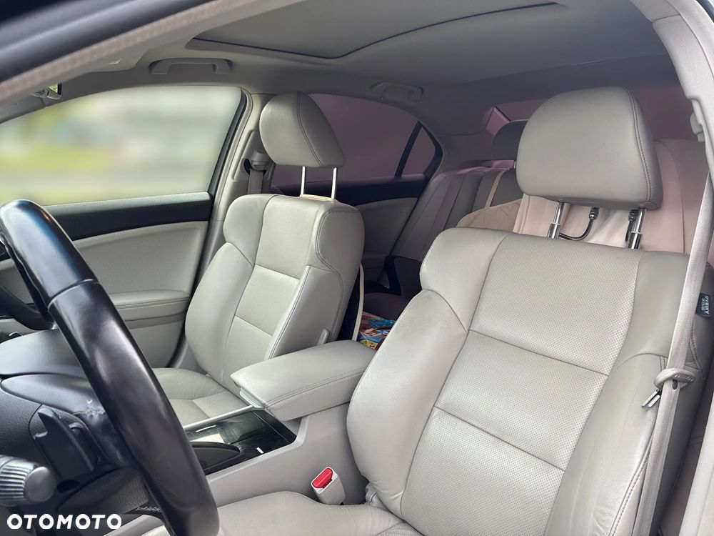 Honda Accord 2.0 Executive - 11