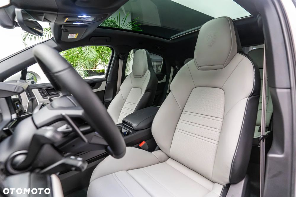 Porsche Cayenne S E-Hybrid PHEV Black Edition - 12
