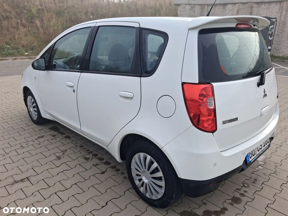 Mitsubishi Colt 2011 photo 4