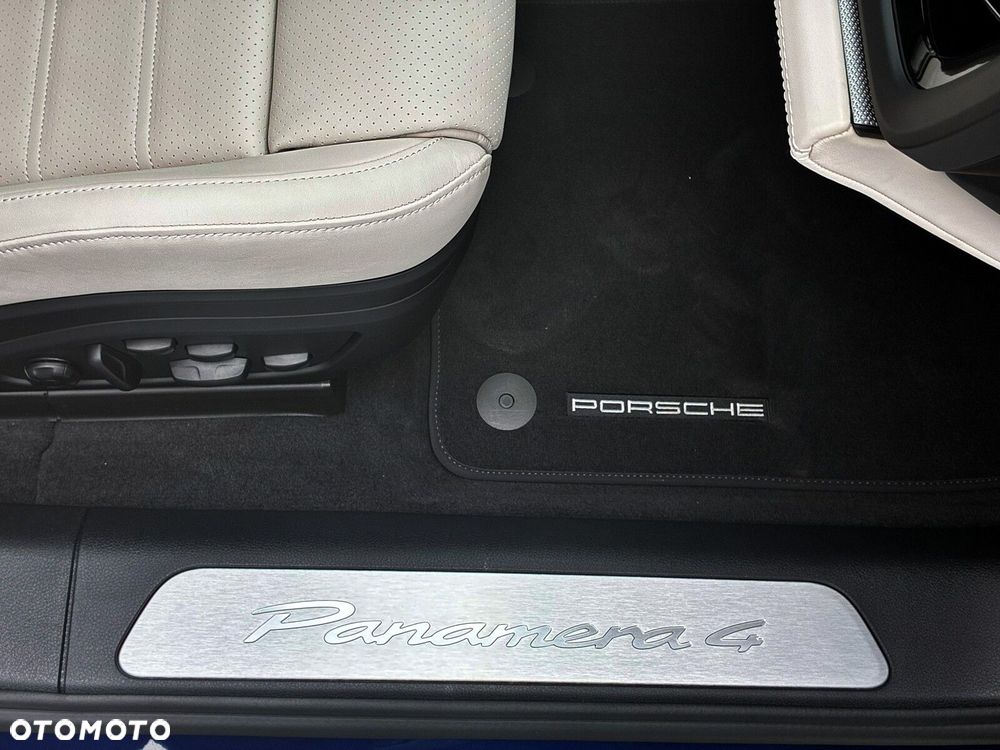 Porsche Panamera - 37
