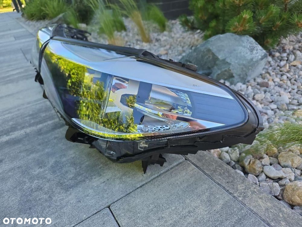BMW 5 G30 G31 Lampy przód Full Led Basic Led 7439183-04 7439184-04 - 5