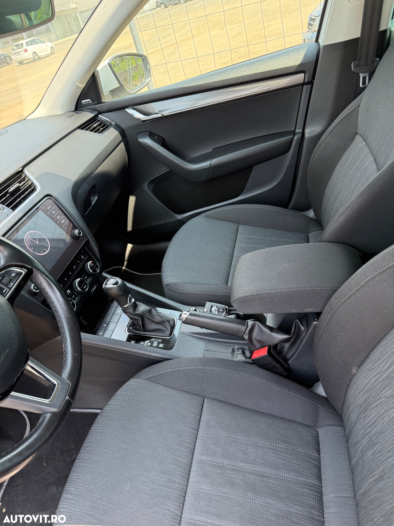 Skoda Octavia Combi 2.0 TDI DSG Style - 17