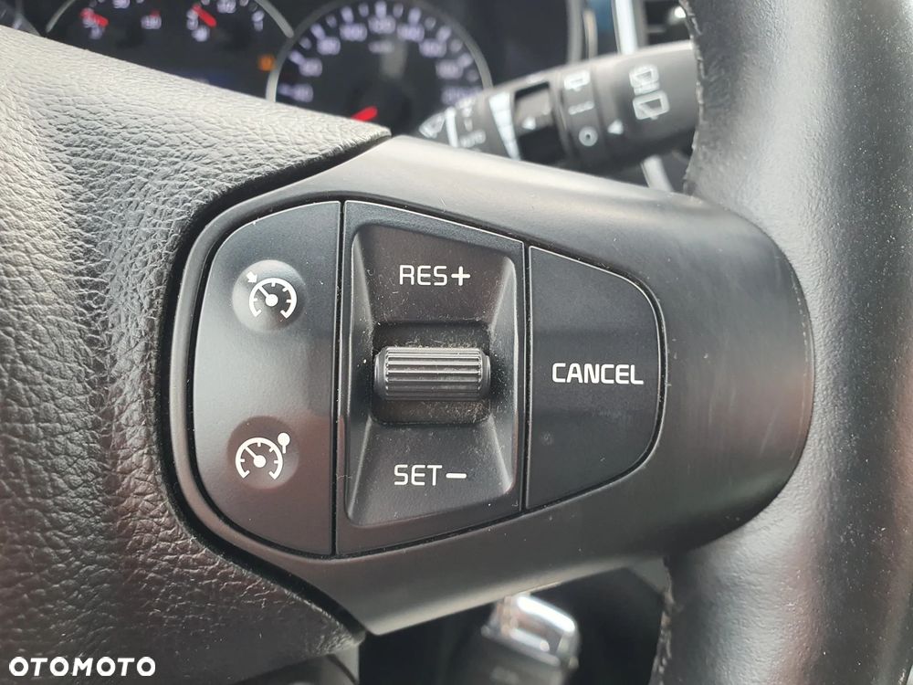 Kia Carens 1.7 CRDi Business Line 7os 7DCT - 16