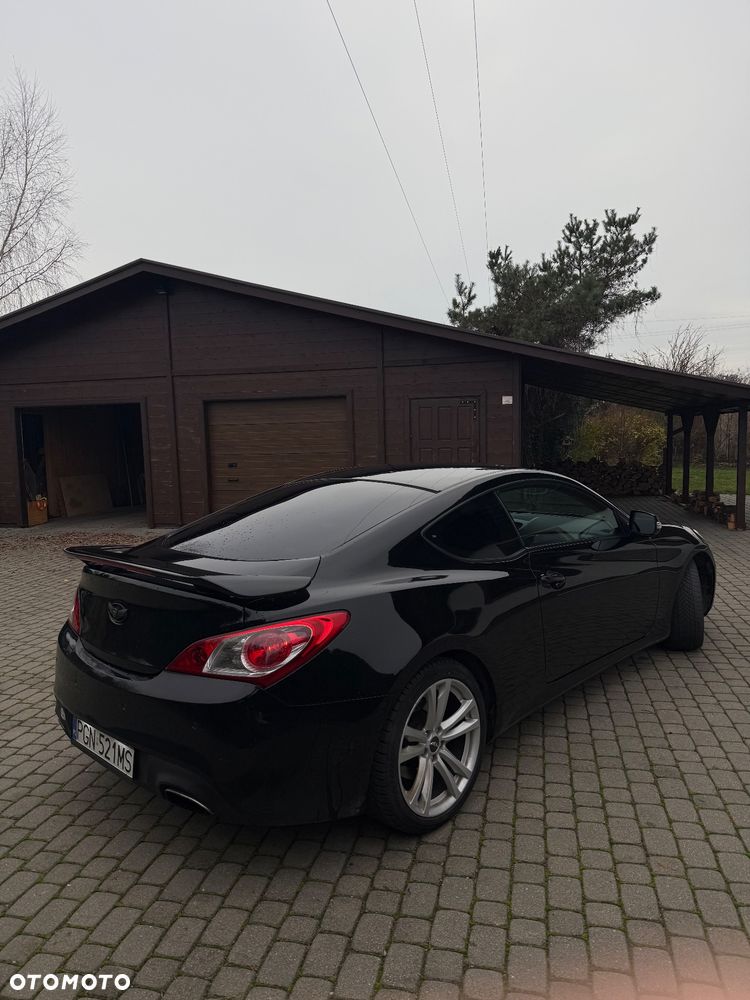 Hyundai Genesis Coupe 2.0 TCI Executive - 3