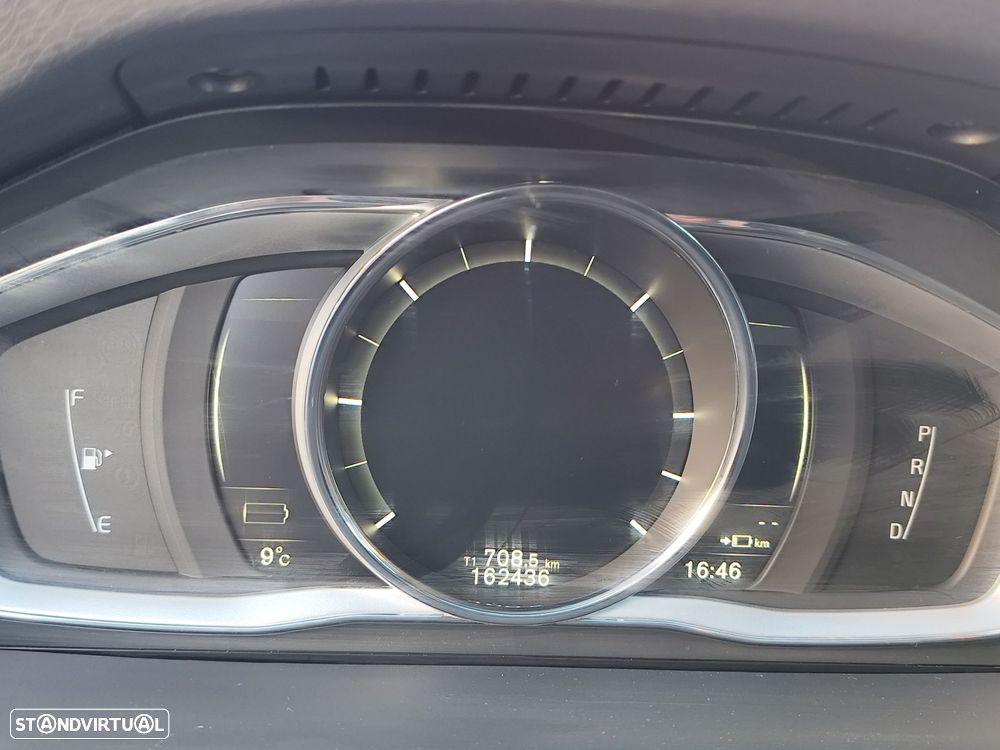 Volvo V60 2.4 D6 R-Design AWD Phev - 11