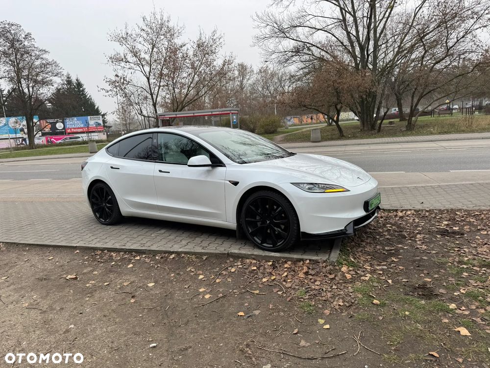 Tesla Model 3 - 25
