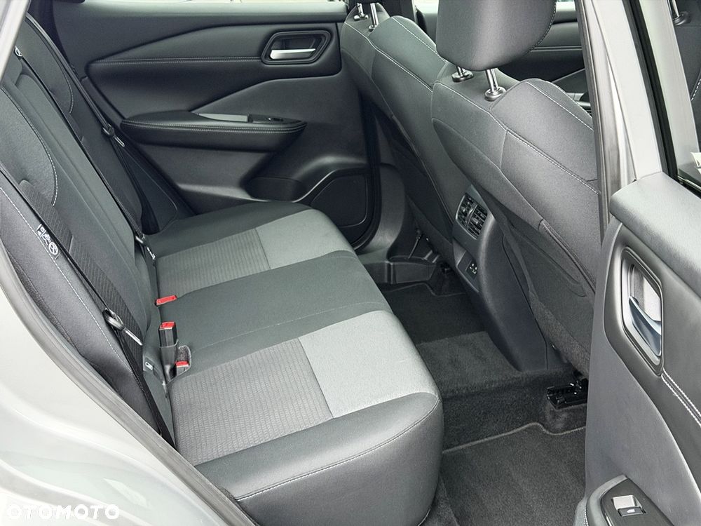 Nissan Qashqai 1.3 DIG-T MHEV N-Connecta - 31