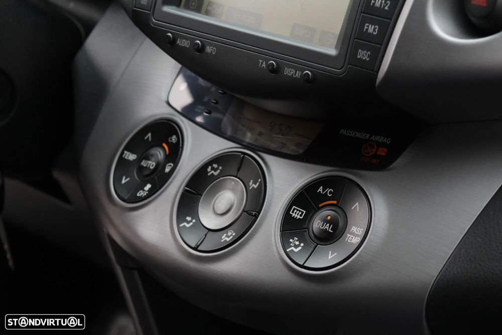 Toyota RAV4 2.2 D-4D Cross Sport NAVI - 28
