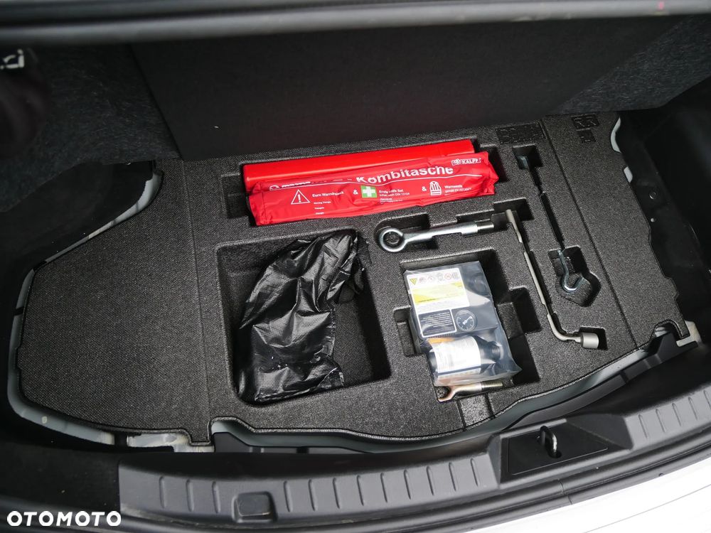 Mazda 3 e-SKYACTIV-X 186 M HYBRID DRIVE EXCLUSIVE-LINE - 31