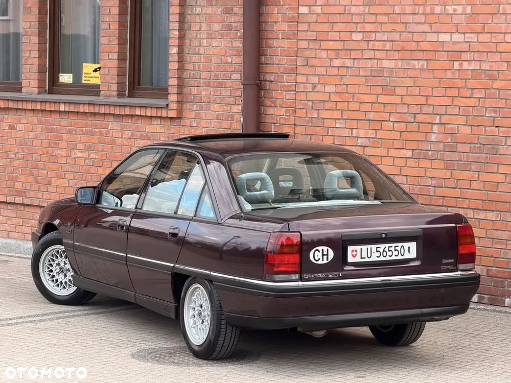 Opel Omega 2.6i CD Diamond - 22