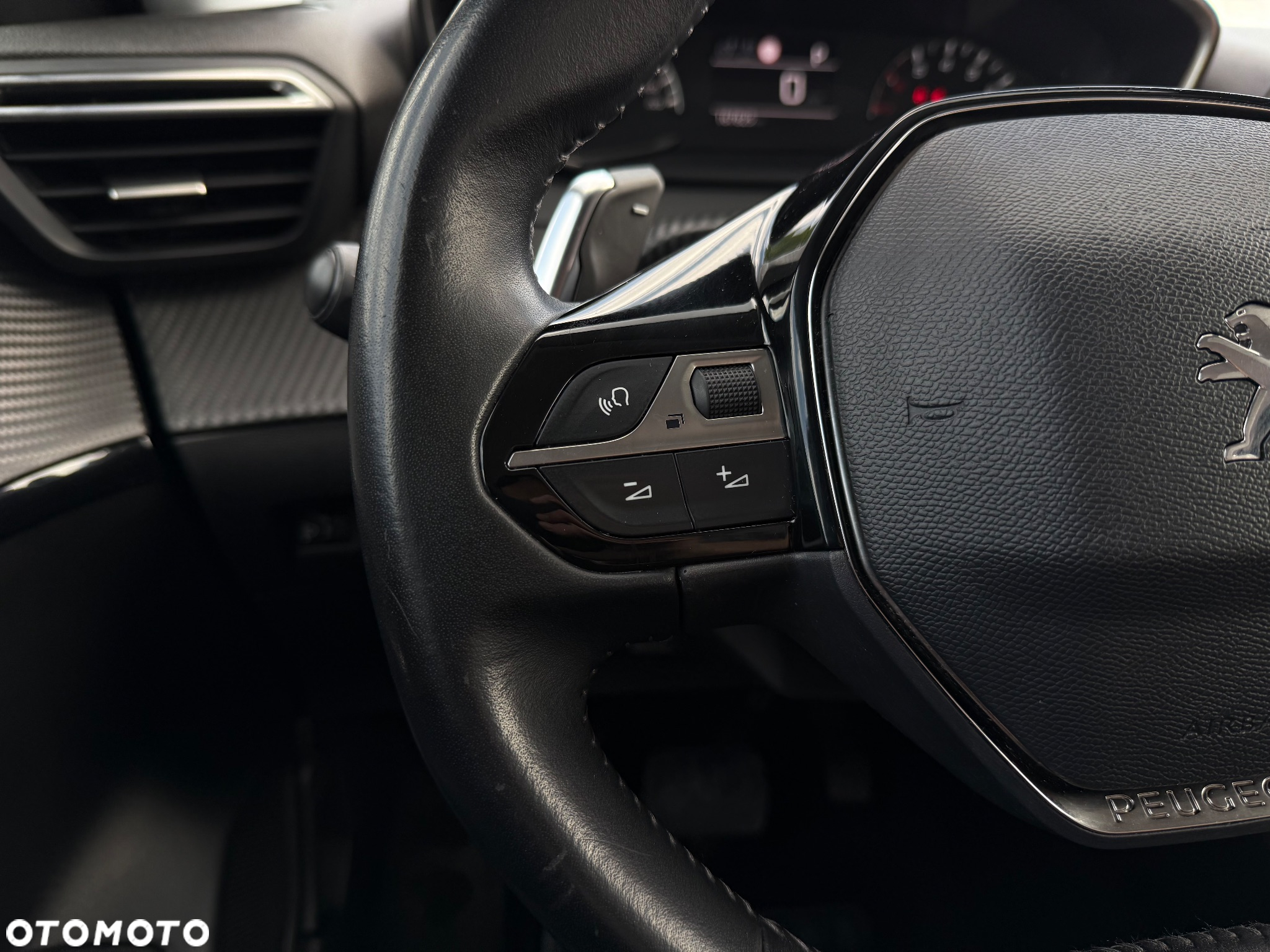 Peugeot 208 1.2 PureTech Active S&S EAT8 - 13