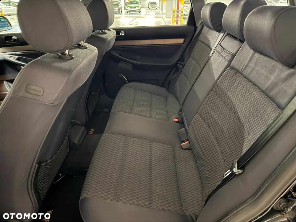 Audi A4 Avant 1.8 - 10
