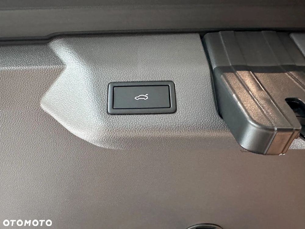 Volkswagen Multivan 2.0 TDI L2 Style DSG - 13