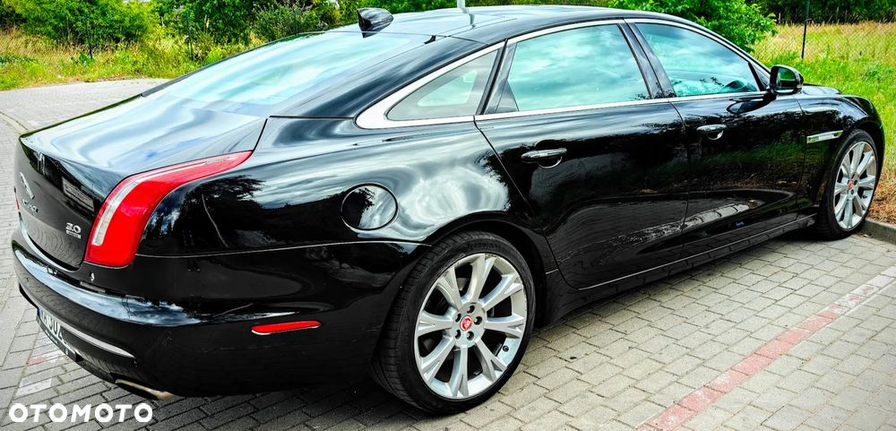 Jaguar XJ 3.0 T AWD LWB Portfolio - 4