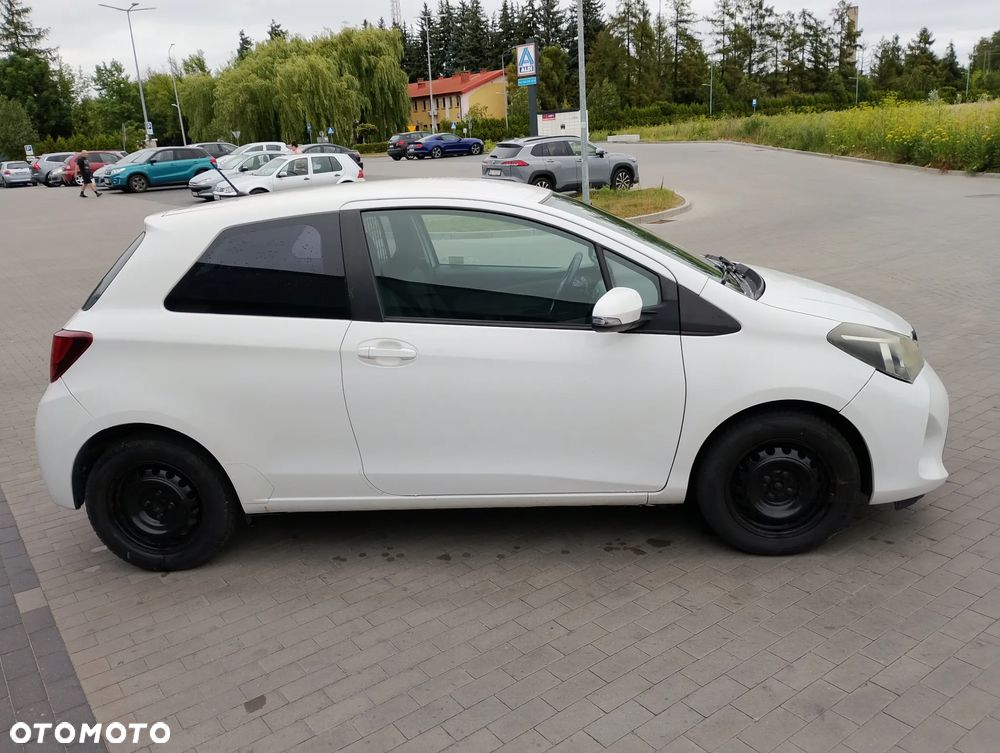 Toyota YARIS - 4