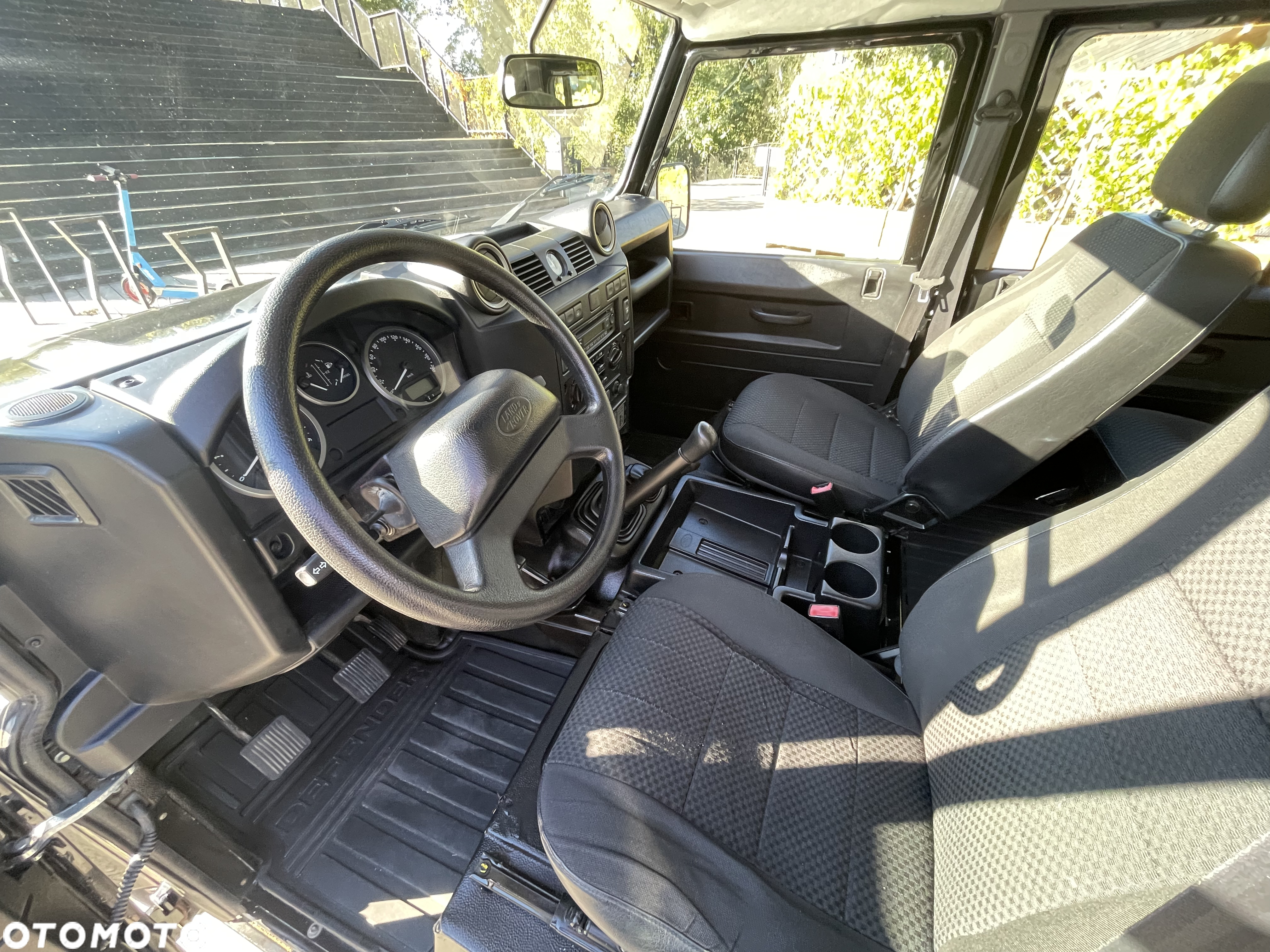 Land Rover Defender 110 2.2 TD4 SE - 15