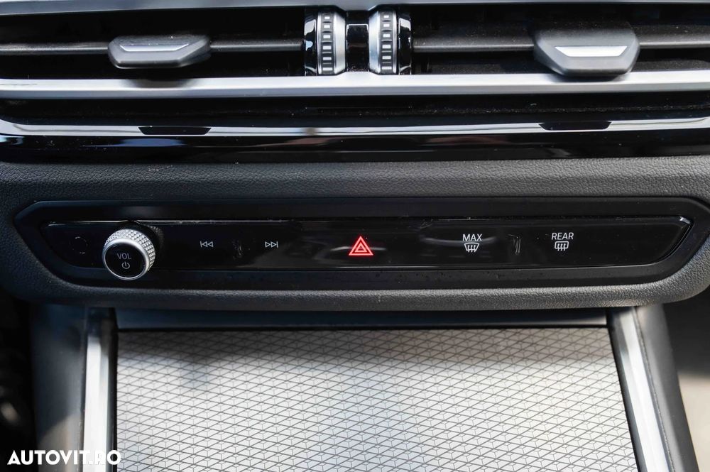 BMW Seria 3 320e Aut. M Sport - 26