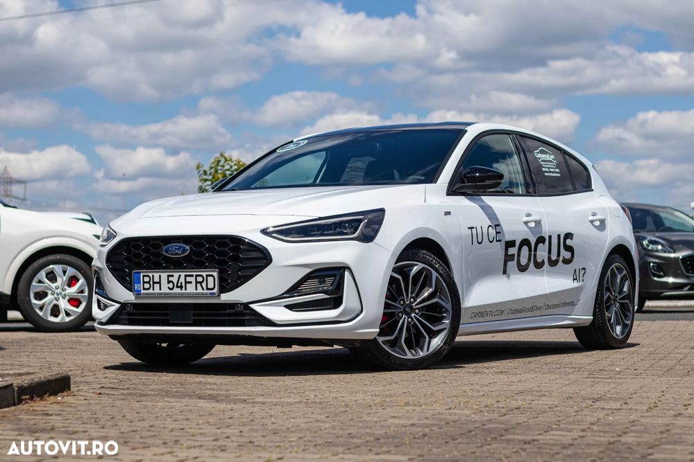 Ford Focus 1.0 EcoBoost MHEV ST-Line X - 11