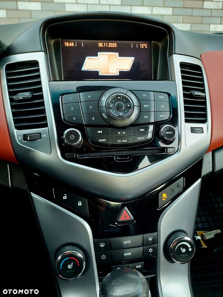 Chevrolet Cruze 1.8 LTZ - 10