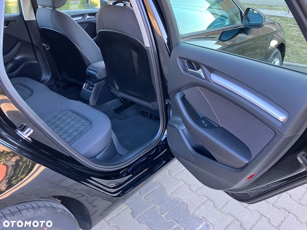 Audi A3 Sportback 2.0 TDI S line Sportpaket - 38