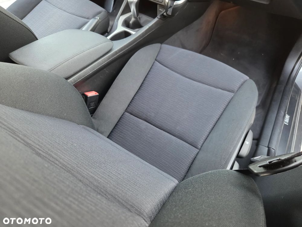 BMW X1 sDrive18i xLine - 11