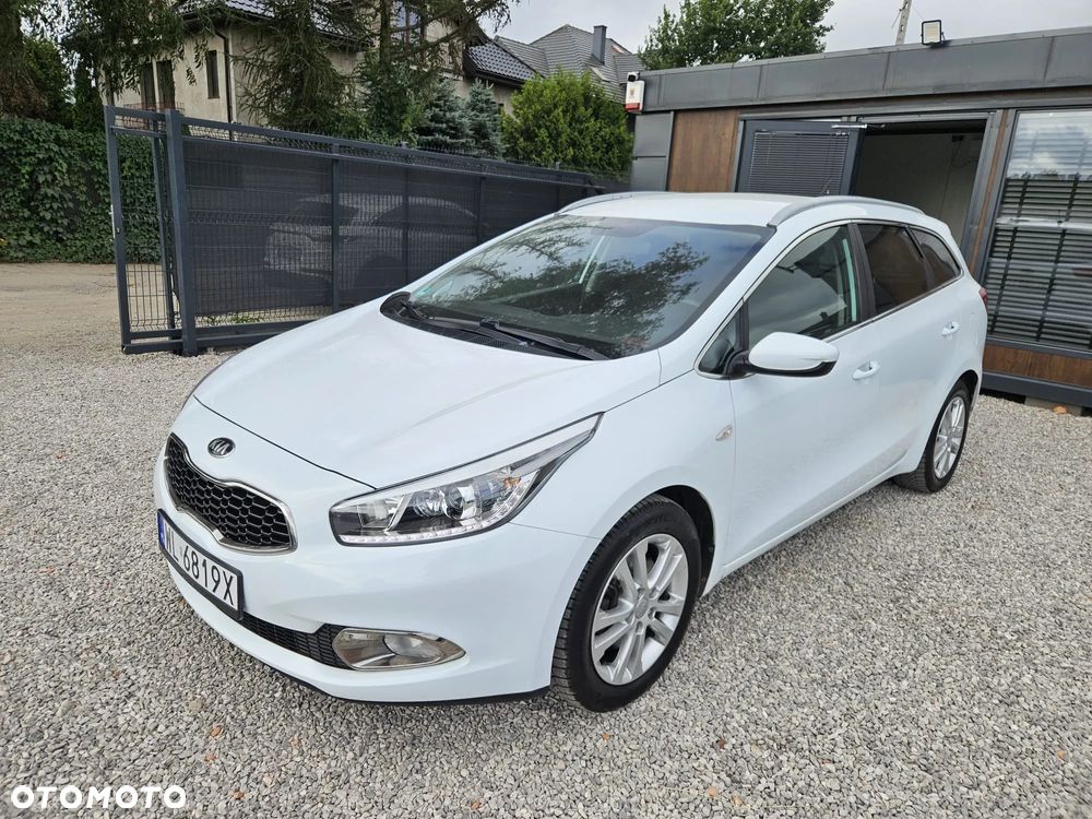 Kia Ceed 1.4 CVVT SW Dream Team Edition - 3