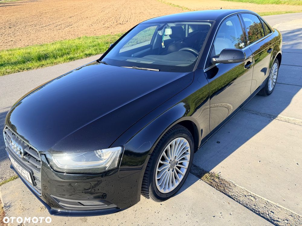 Audi A4 Limousine - 1