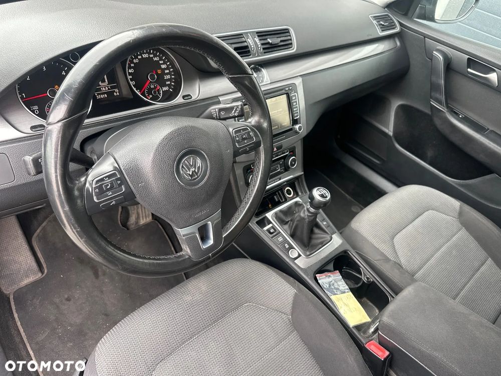 Volkswagen Passat 2.0 TDI Comfortline - 17