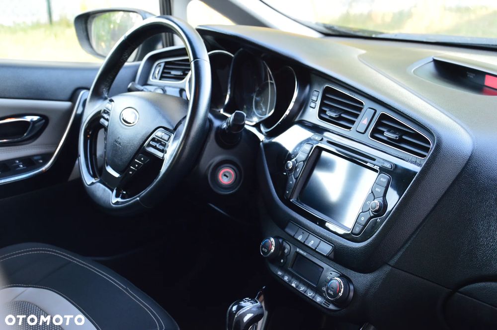 Kia Ceed - 25