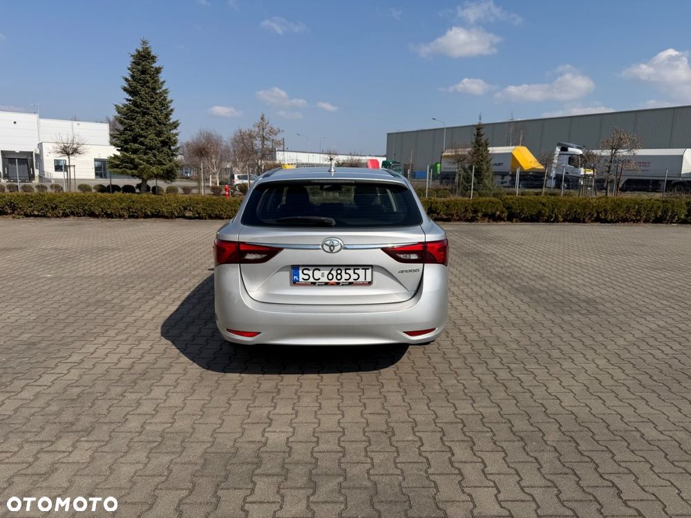 Toyota Avensis 2.0 D-4D Premium - 6