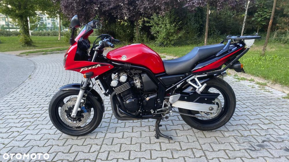Yamaha FZS - 2