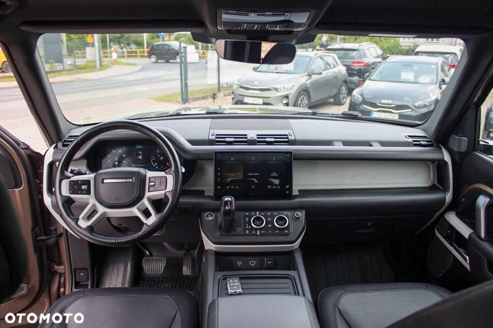 Land Rover Defender 110 D200 X-Dynamic HSE - 14