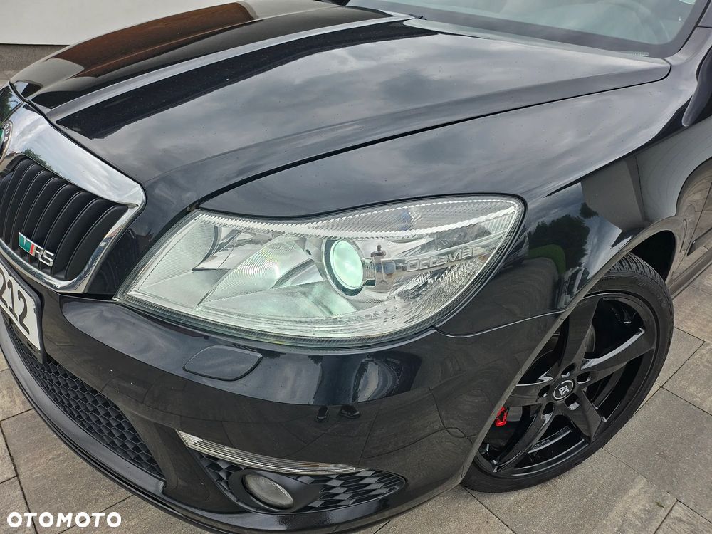 Skoda Octavia 2.0 TDI CR DPF DSG RS - 25