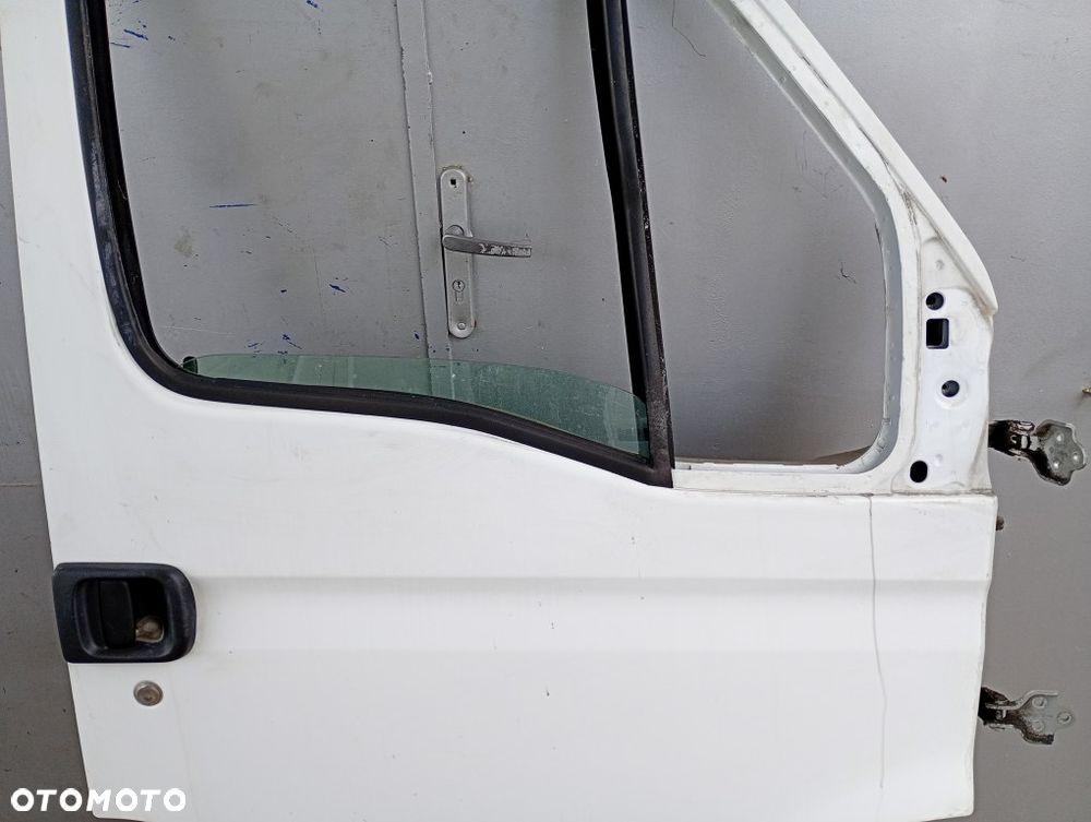 drzwi przednie prawe przód renault master II opel movano a nissan interstar 2003-2010 białe - 3