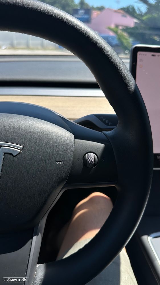 Tesla Model Y Long Range Tração Integral - 32
