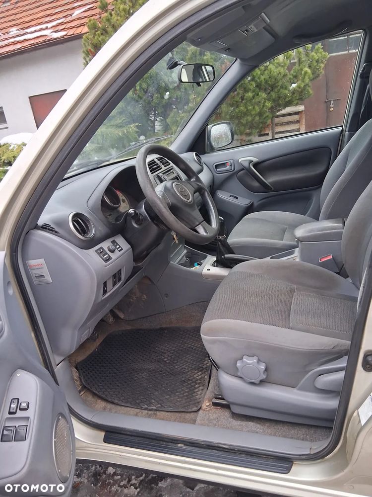 Toyota RAV4 D-4D 4x4 - 9