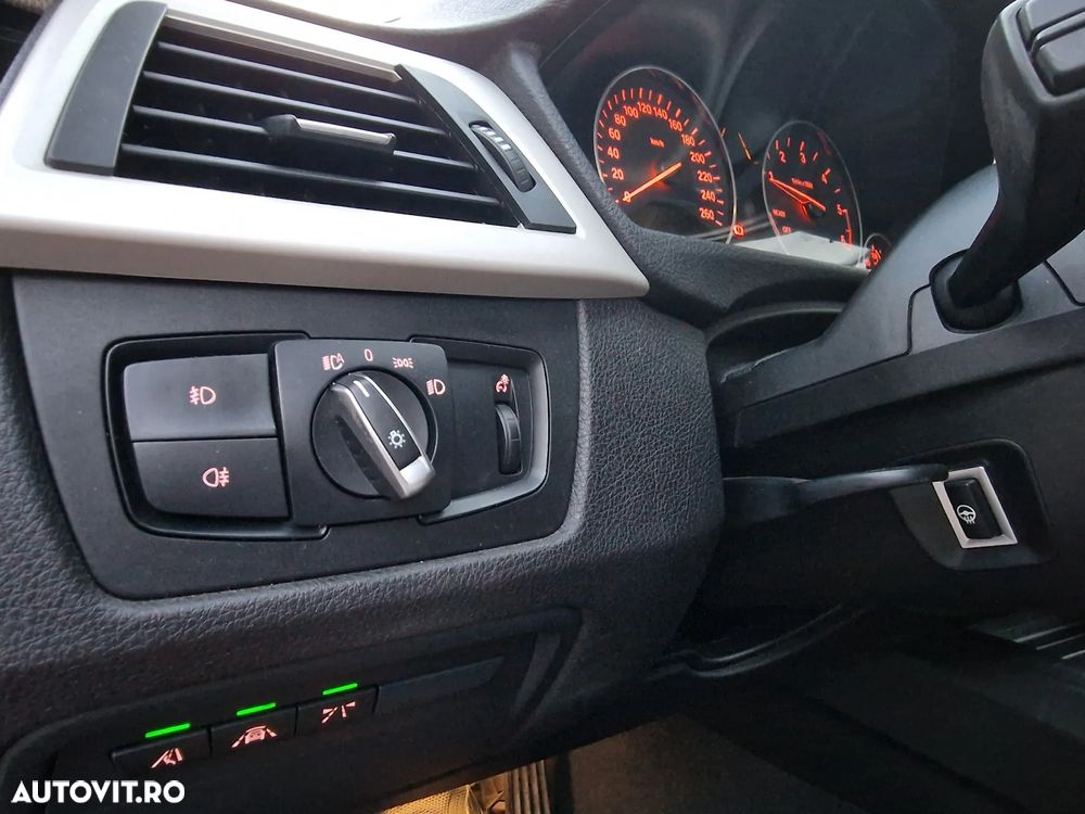 BMW Seria 3 320d Touring Aut. Advantage - 6