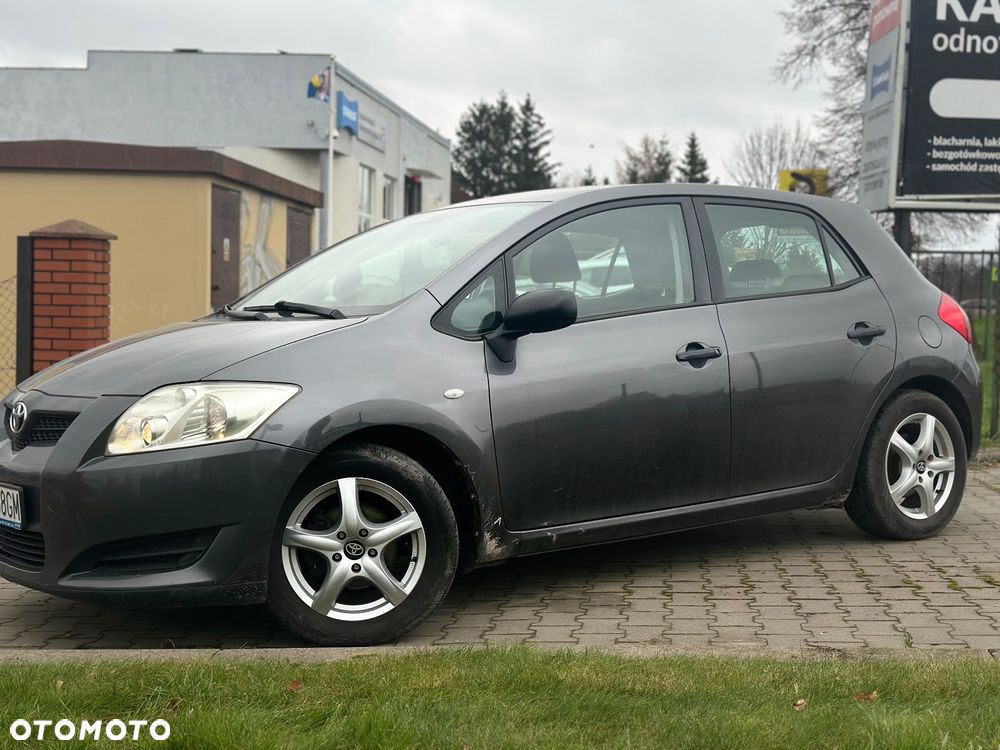 Toyota Auris - 2