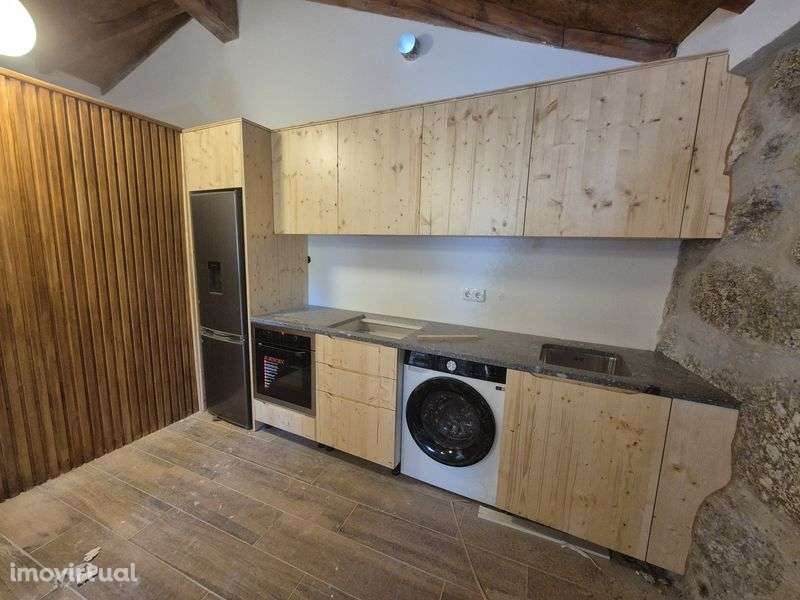 Moradia em pedra renovada T2/ 2 T1 Investimento ou Habitação (Gerês) - Grande imagem: 5/12